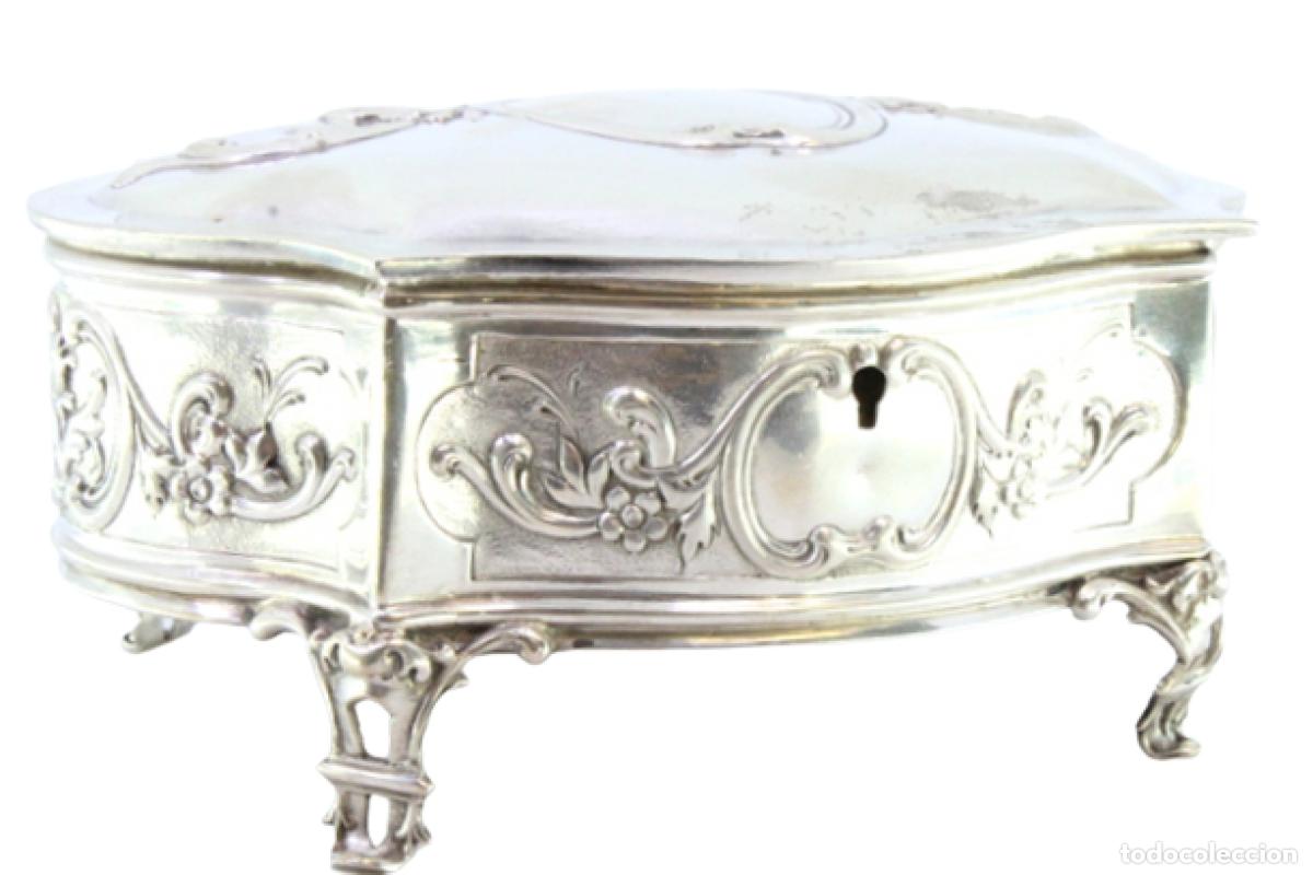 Antig&uuml;edades: joyero de plata