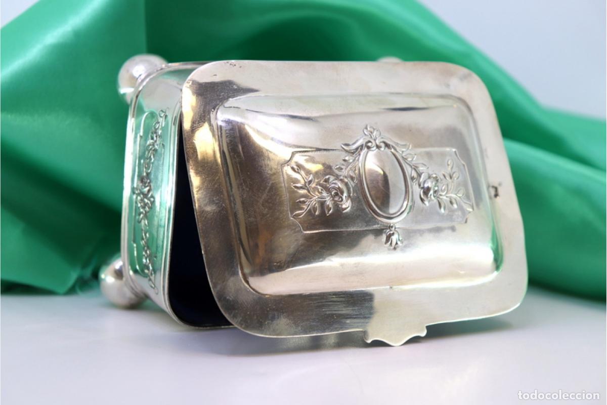 Antiques: joyero de plata