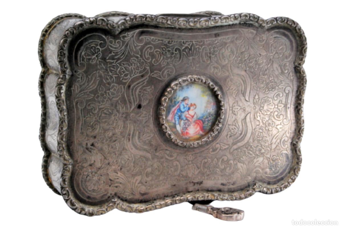 Antiguidades: joyero de plata