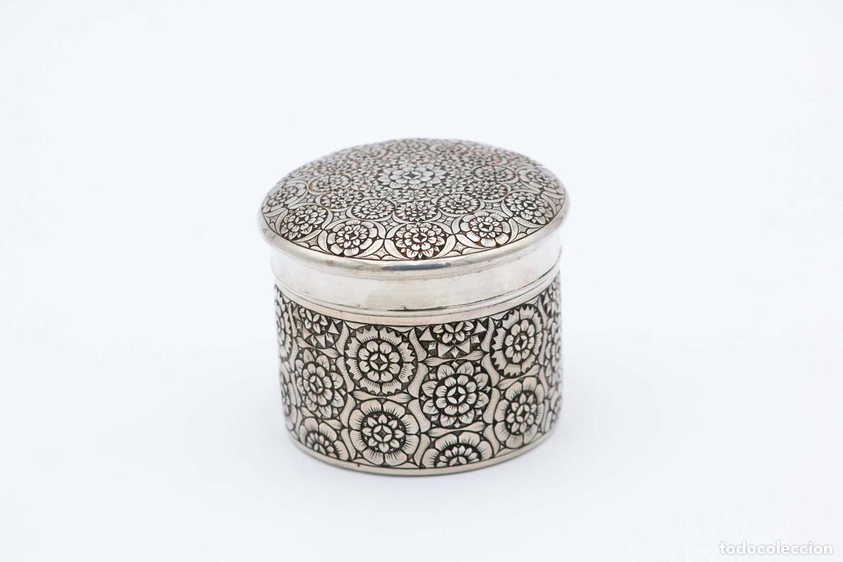 Antiquit&eacute;s: olla de plata