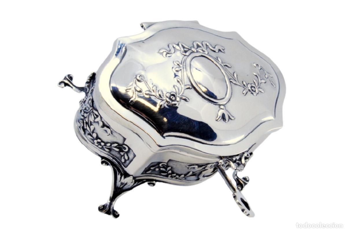 Antig&uuml;edades: joyero de plata