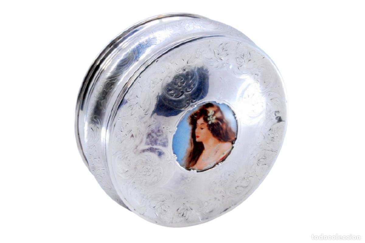 Antiques: joyero de plata