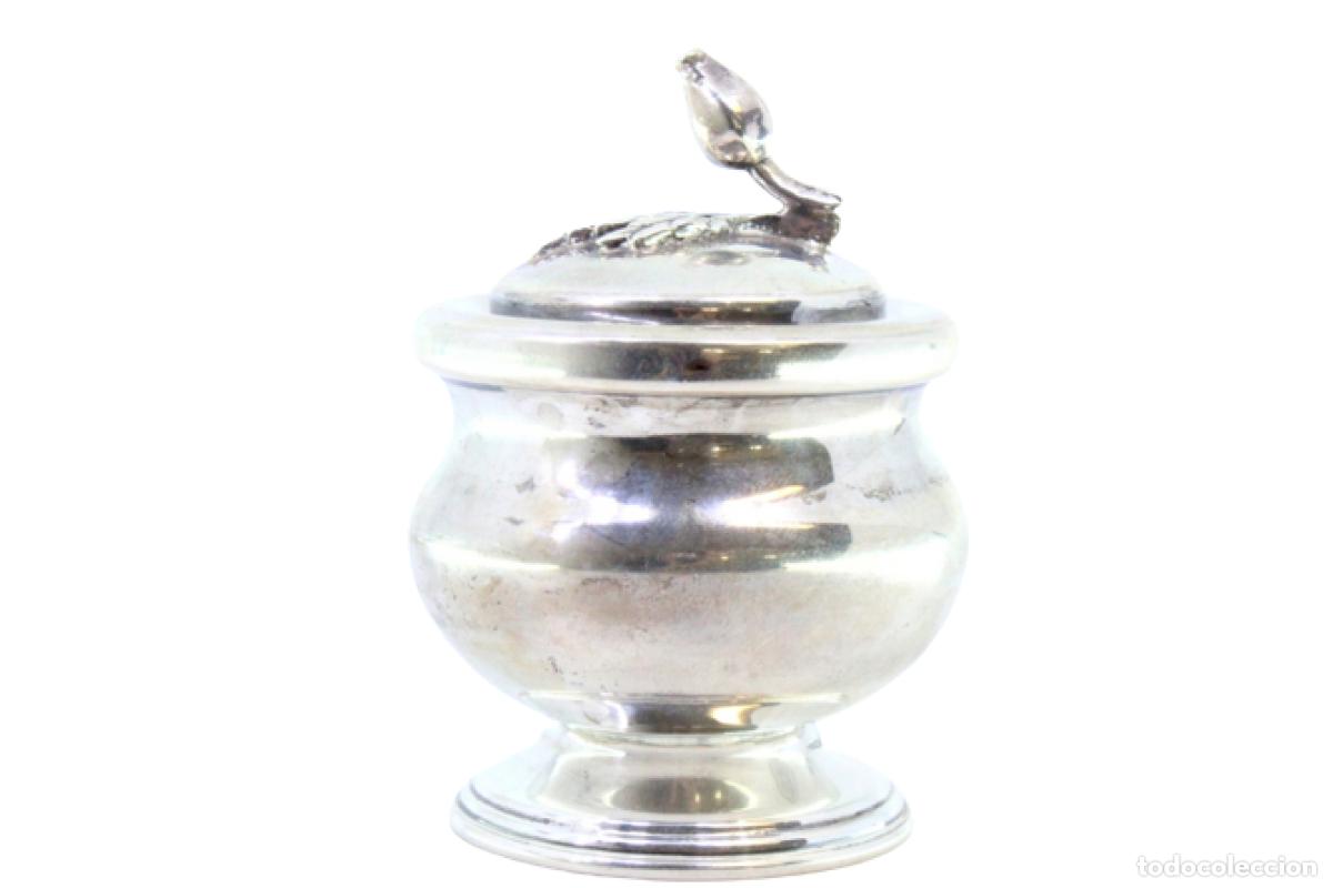 Antig&uuml;edades: olla de plata