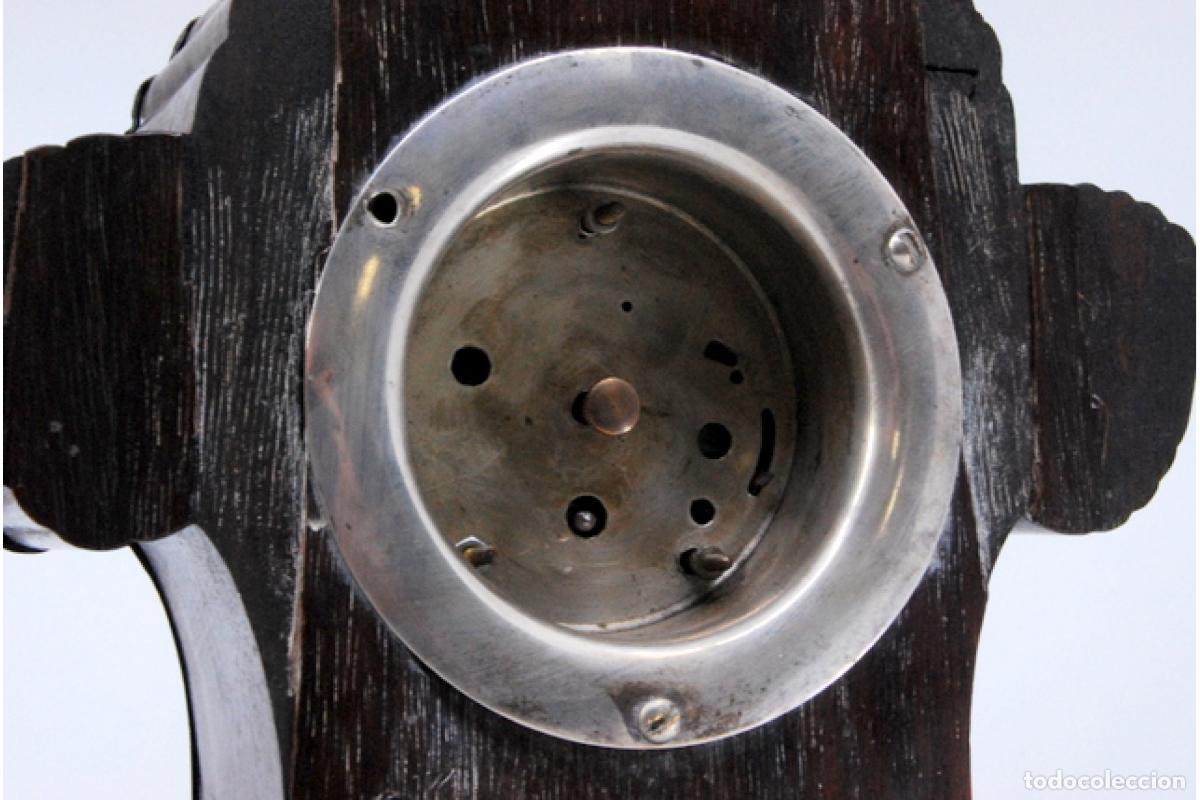 Antig&uuml;edades: Reloj de mesa, de madera y plata. - Foto 4