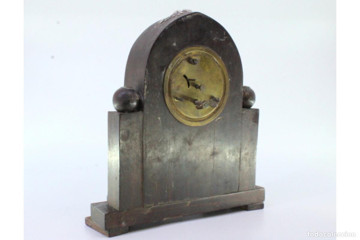 Antig&uuml;edades: Reloj de madera y plata - Foto 4