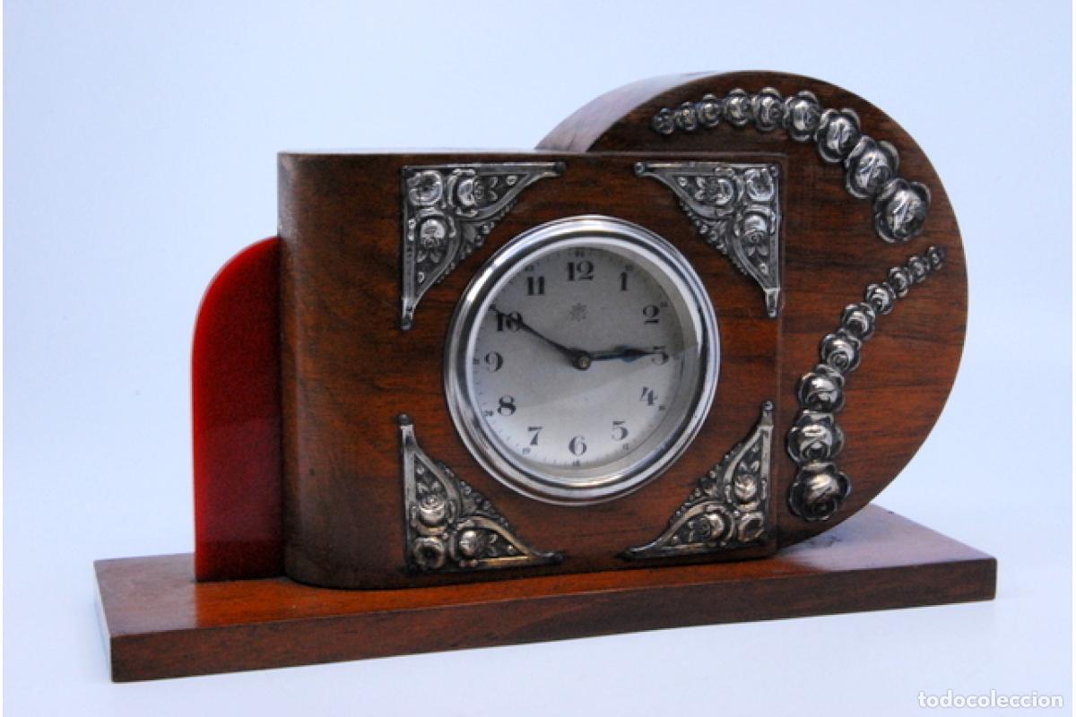 Antig&uuml;edades: Reloj de mesa, de madera y plata. - Foto 2