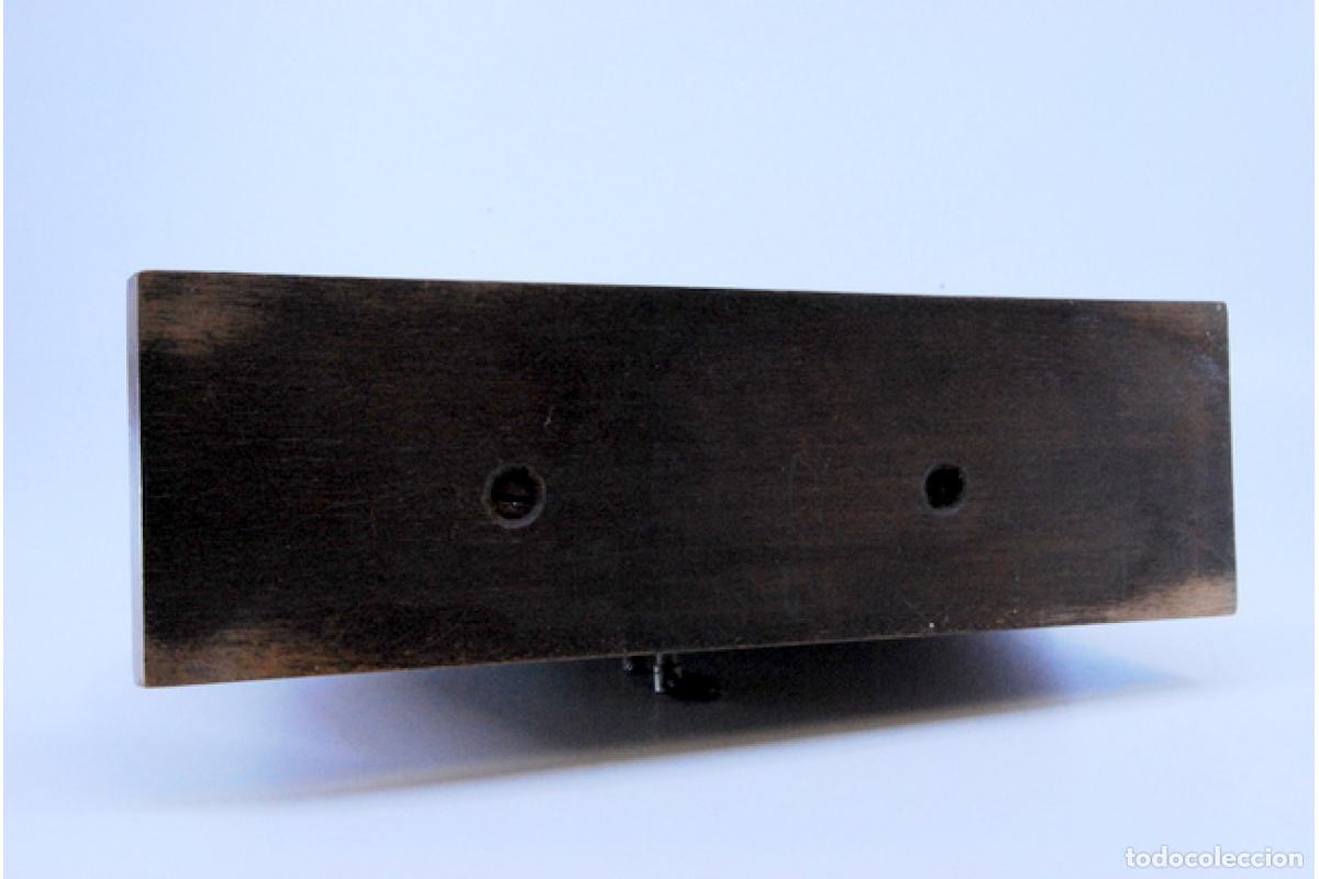 Antig&uuml;edades: Reloj de mesa, de madera y plata. - Foto 6