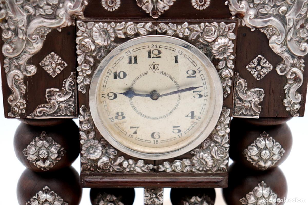 Antig&uuml;edades: Reloj de madera y plata - Foto 3