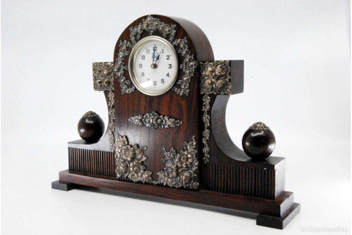 Antig&uuml;edades: Reloj de madera y plata - Foto 3