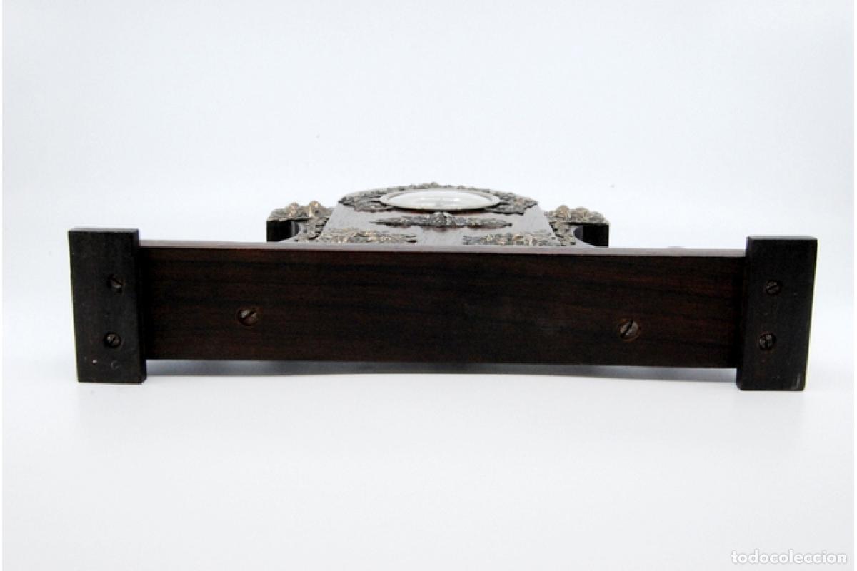 Antig&uuml;edades: Reloj de madera y plata - Foto 4