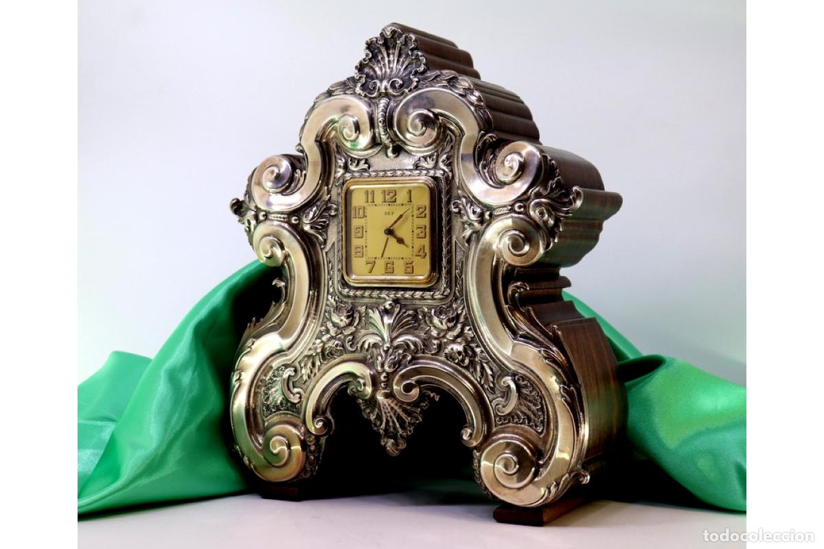 Antig&uuml;edades: Reloj despertador, de madera y plata. - Foto 3