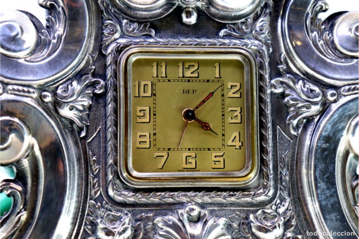 Antig&uuml;edades: Reloj despertador, de madera y plata. - Foto 4