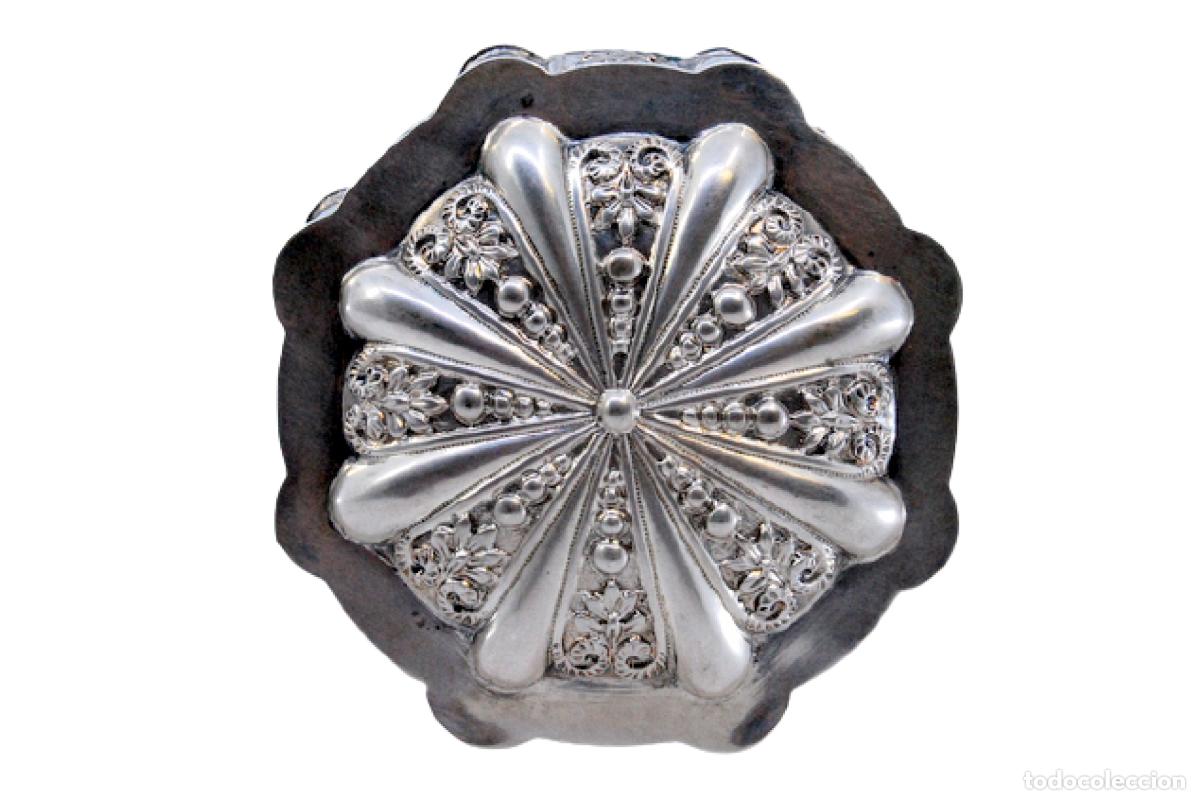 Antiguidades: joyero de plata