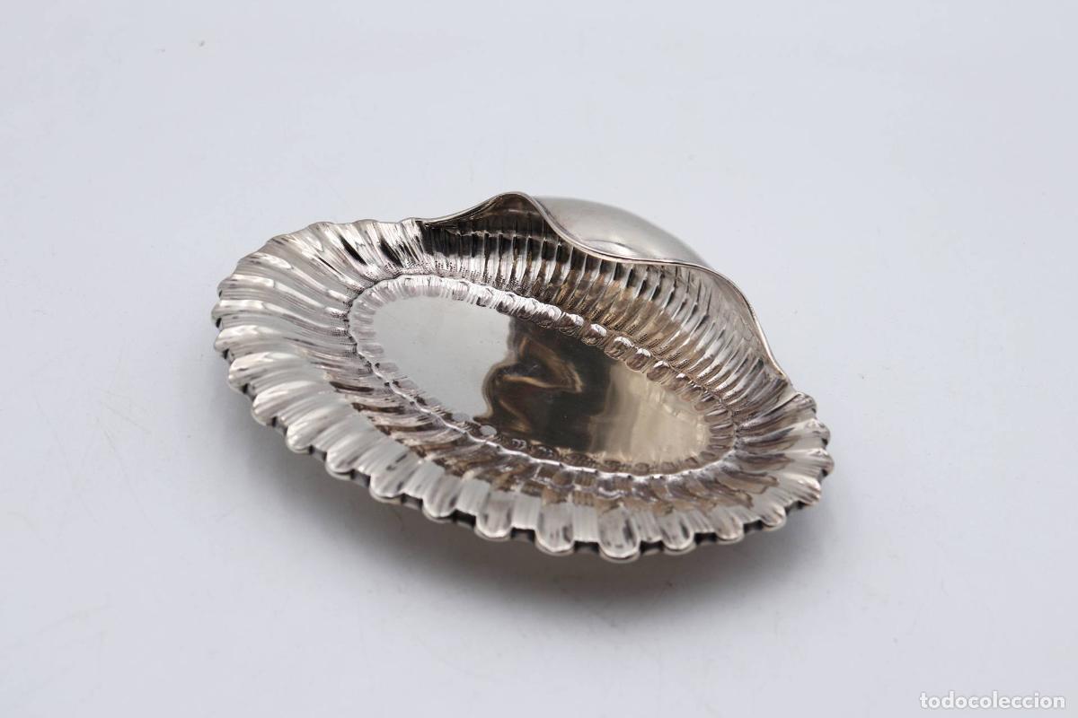Antiques: jabonera de plata