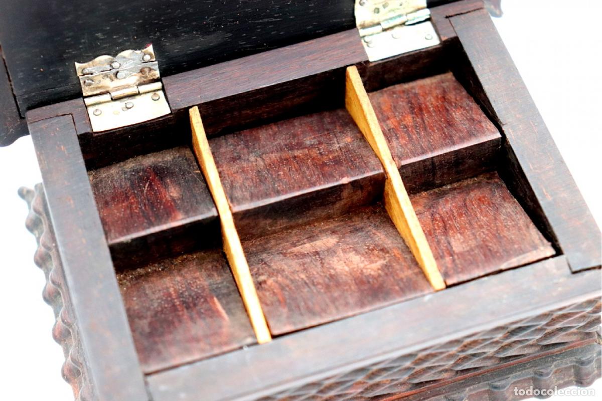 Antig&uuml;edades: Caja para sellos, hecha de madera y plata. - Foto 3