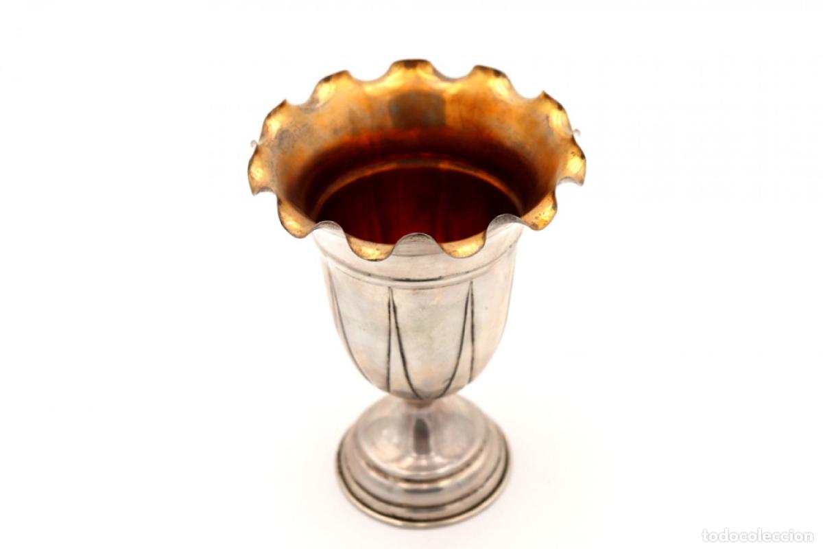 Antiques: jarra de plata