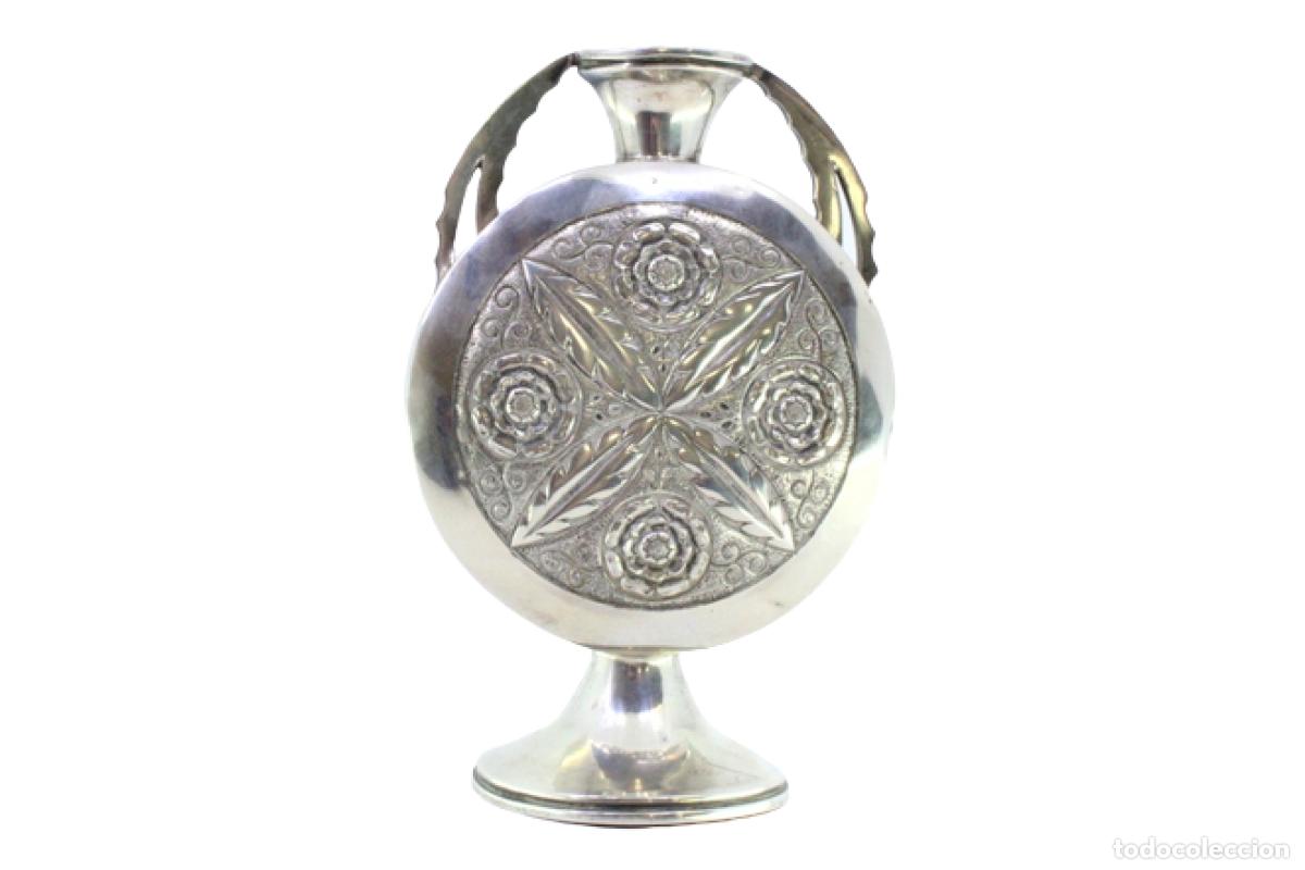 Antiquit&eacute;s: jarra de plata