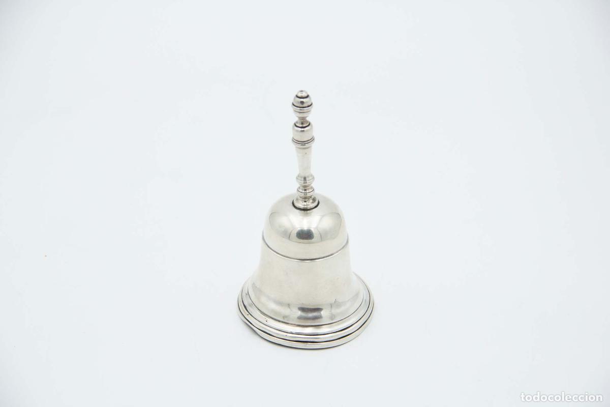 Antiguidades: Campana de plata