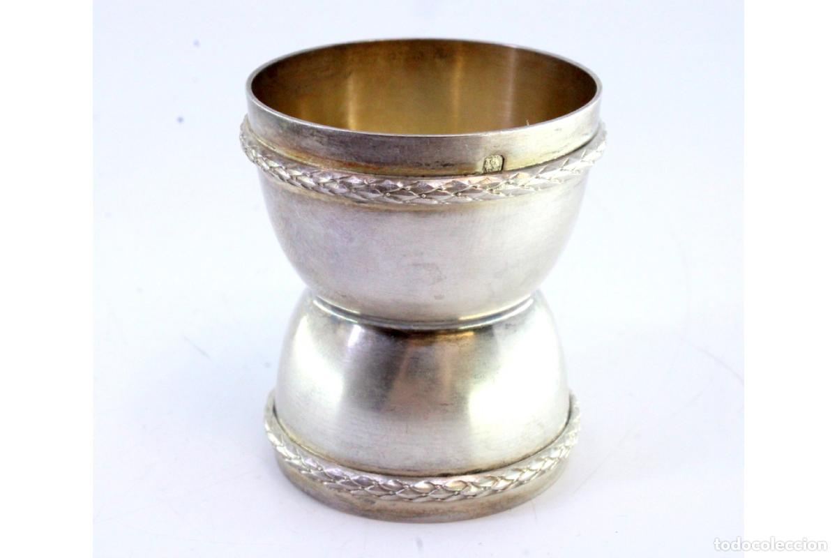 Antig&uuml;edades: Soporte para huevos, en plata - Foto 2