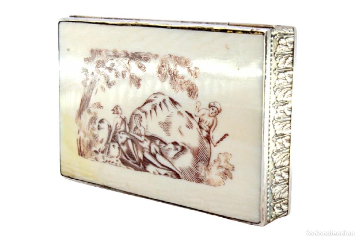 Antig&uuml;edades: Caja de tabaco, en plata