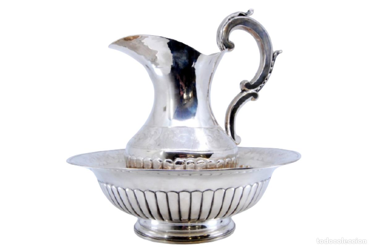Antig&uuml;edades: Lavanda y jarra, en plata.