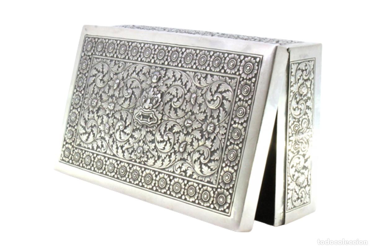 Antig&uuml;edades: Caja de tabaco, en plata