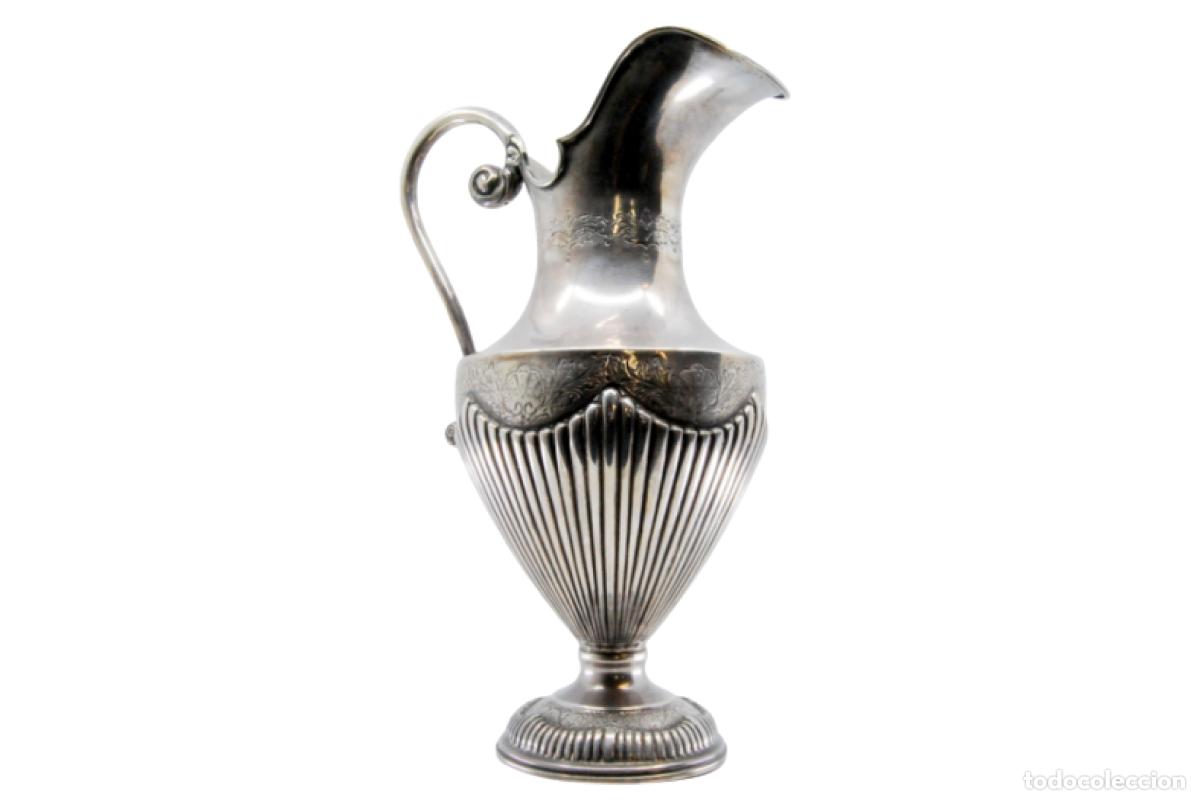 Antig&uuml;edades: Jarra de agua de plata