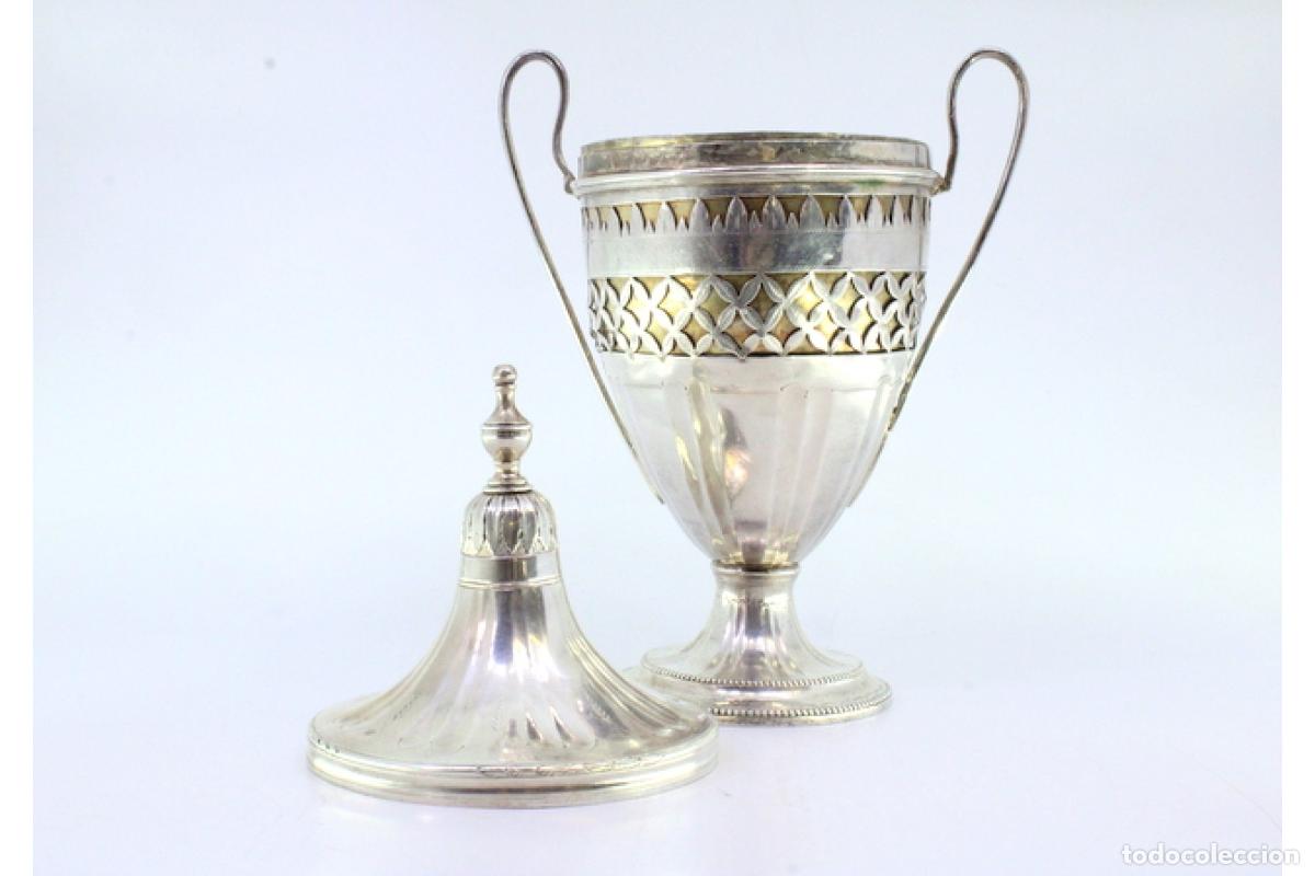 Antig&uuml;edades: copa de plata - Foto 3