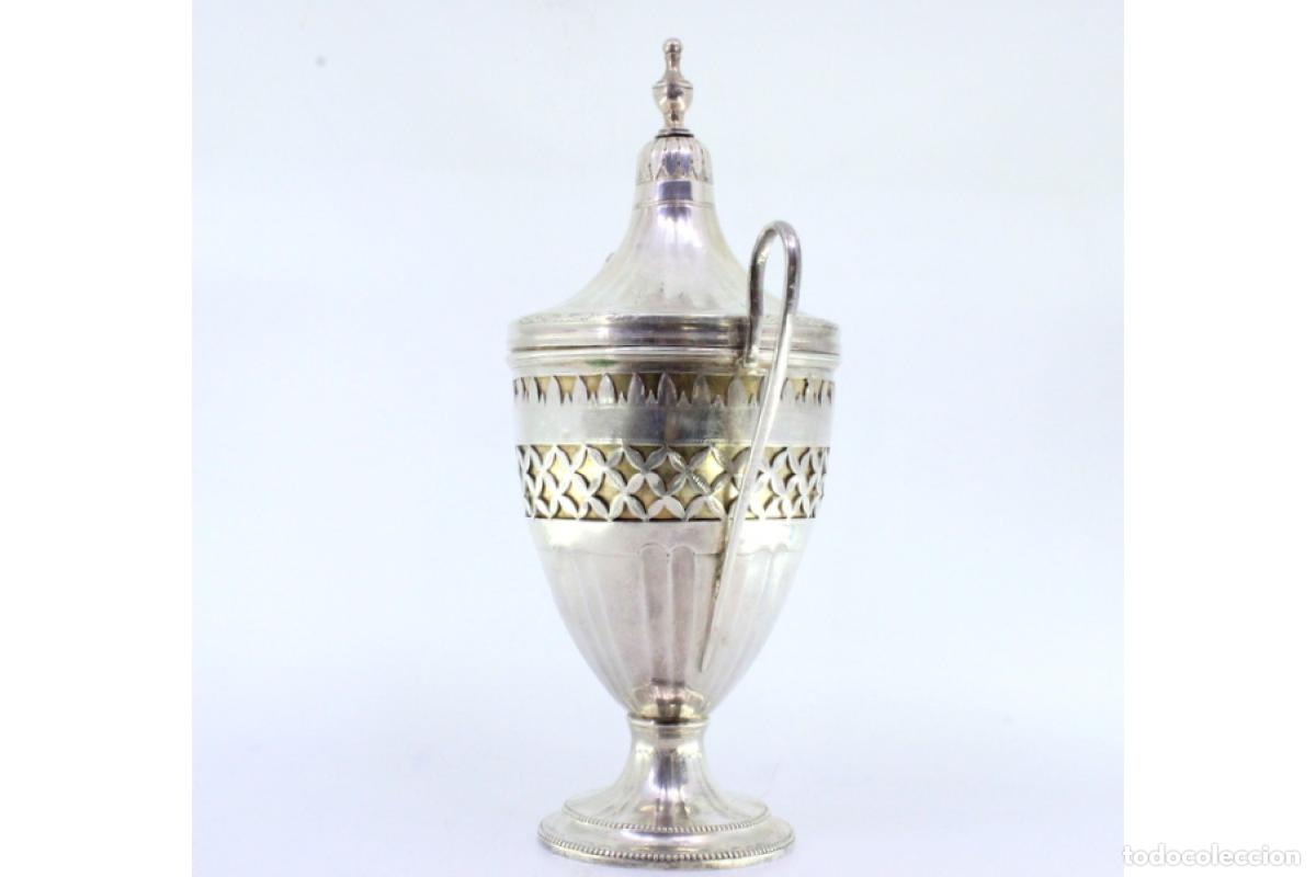Antig&uuml;edades: copa de plata - Foto 4