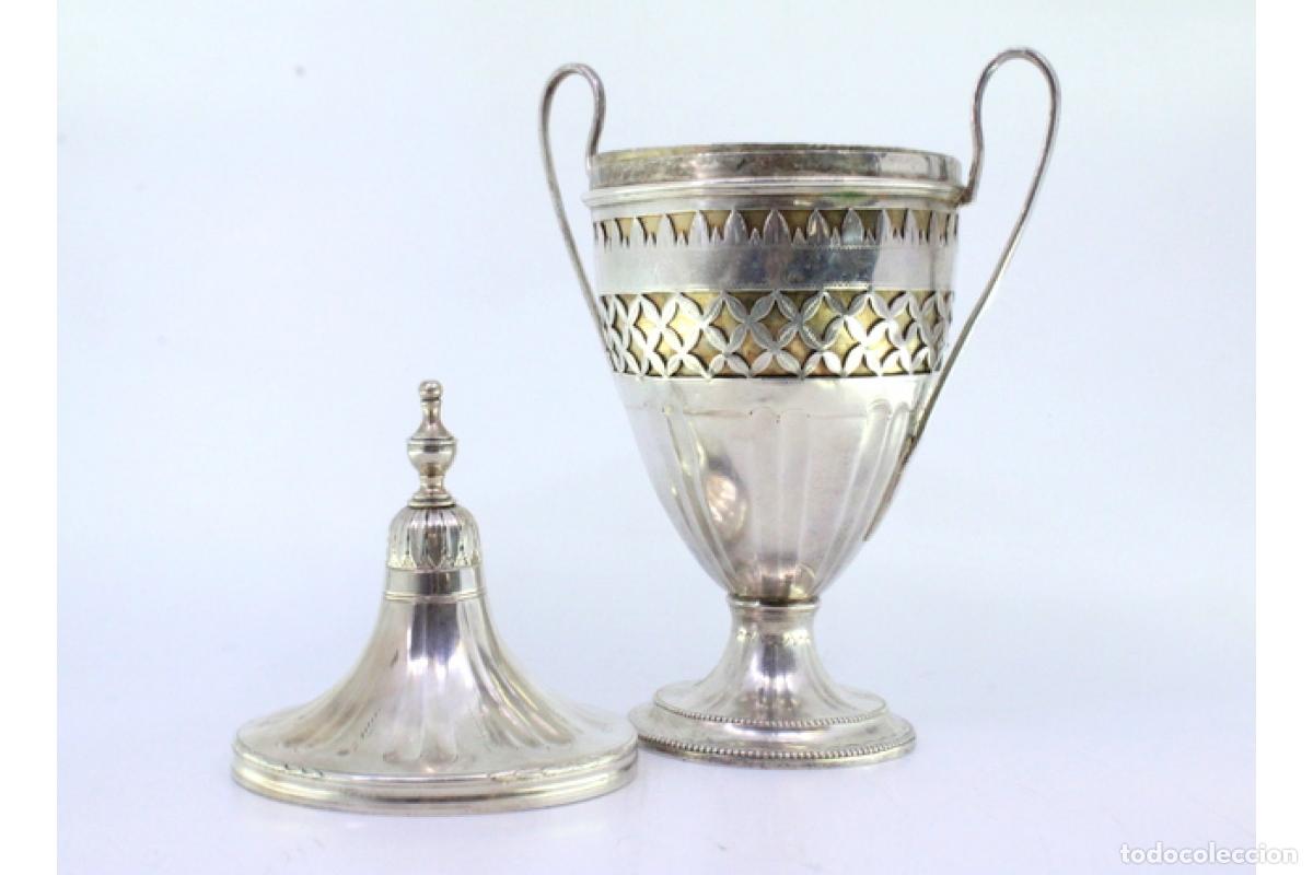 Antig&uuml;edades: copa de plata - Foto 6