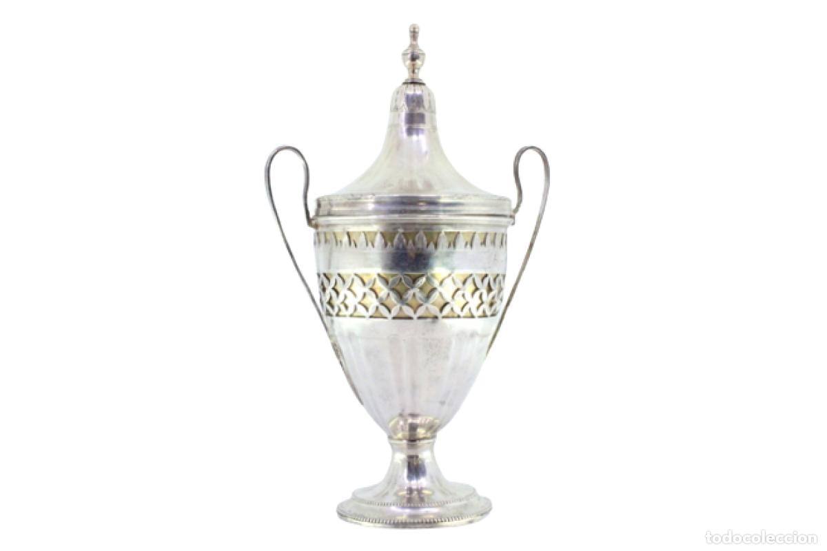 Antig&uuml;edades: copa de plata