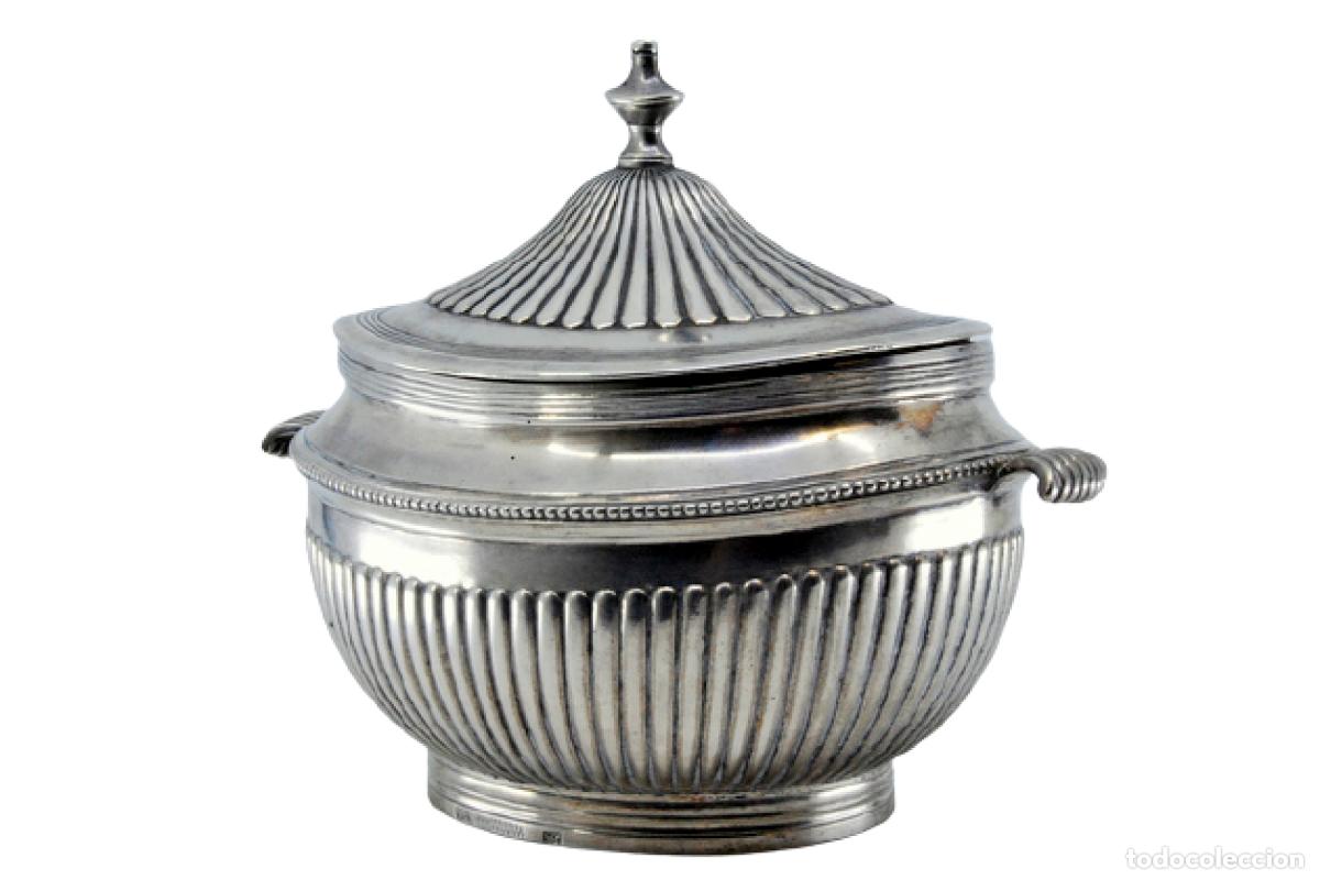 Antiguidades: azucarero de plata