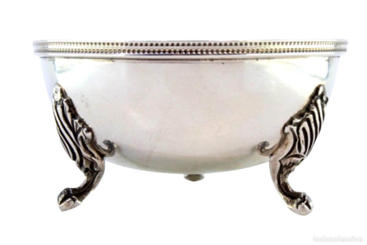Antiguidades: lavabo de plata