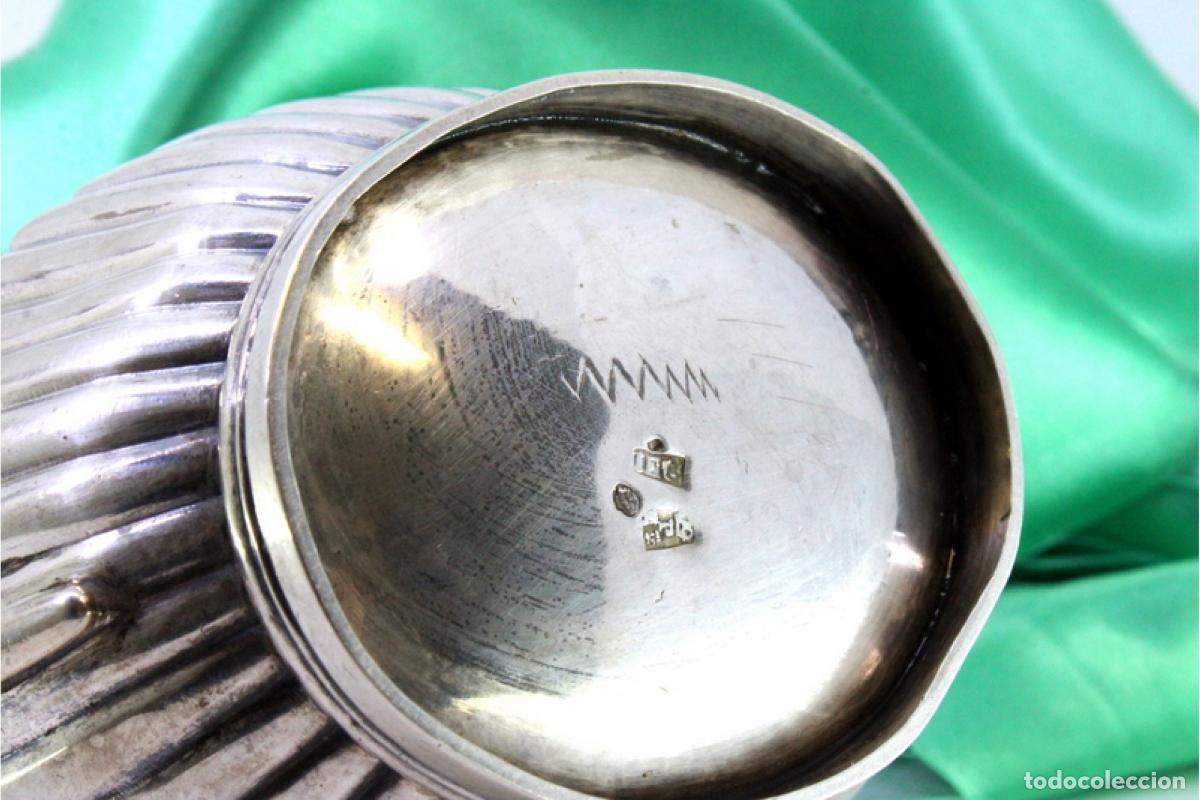 Antig&uuml;edades: jarra de leche de plata - Foto 7