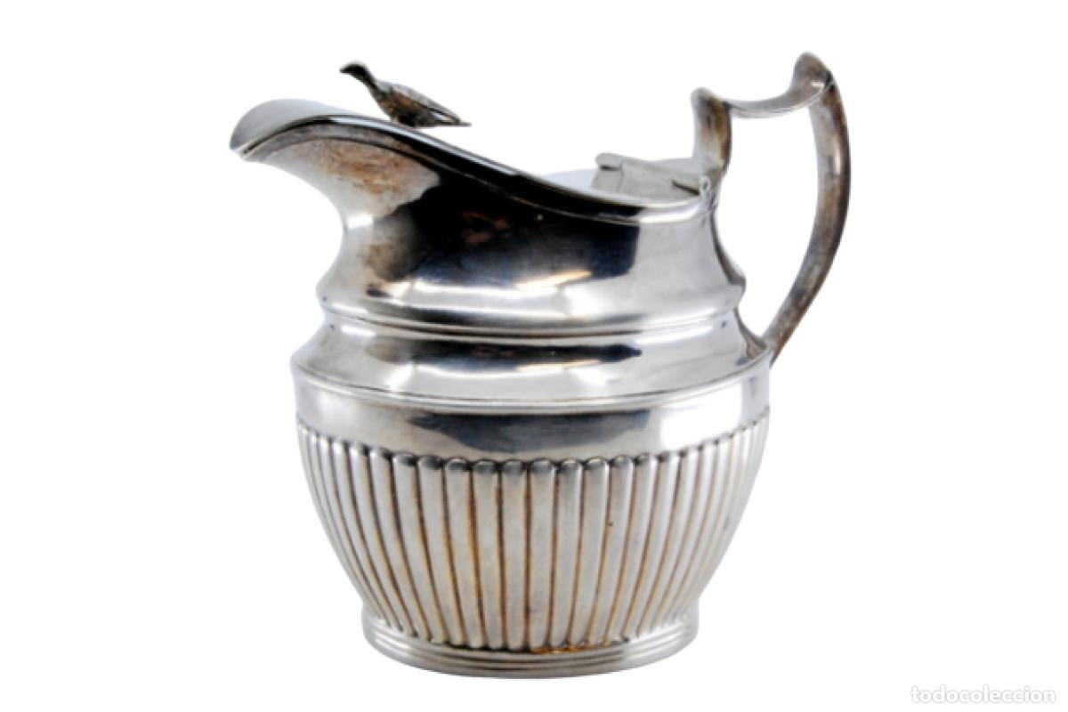Antig&uuml;edades: jarra de leche de plata - Foto 1