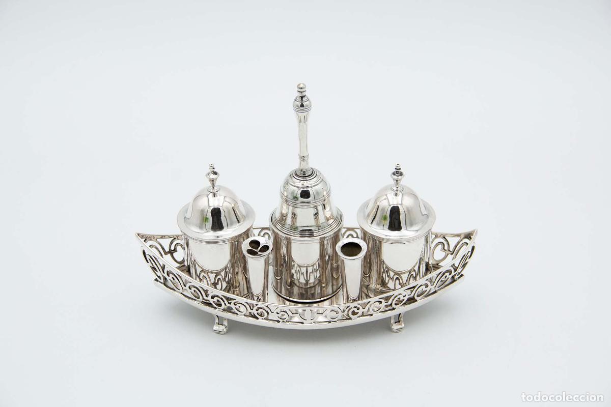 Antig&uuml;edades: tintero de plata