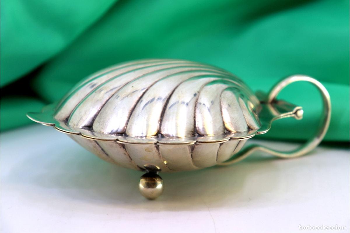 Antiques: mantequera de plata