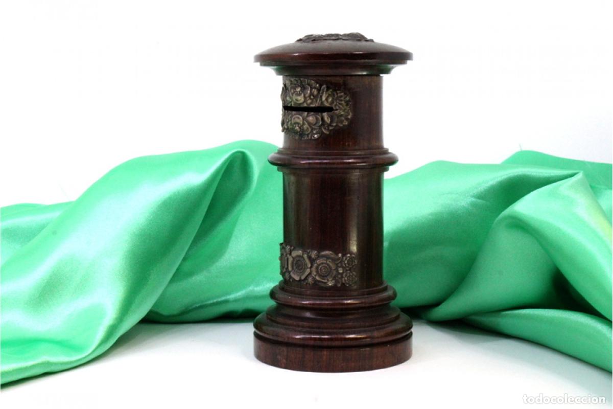 Antig&uuml;edades: Hucha de madera y plata - Foto 7