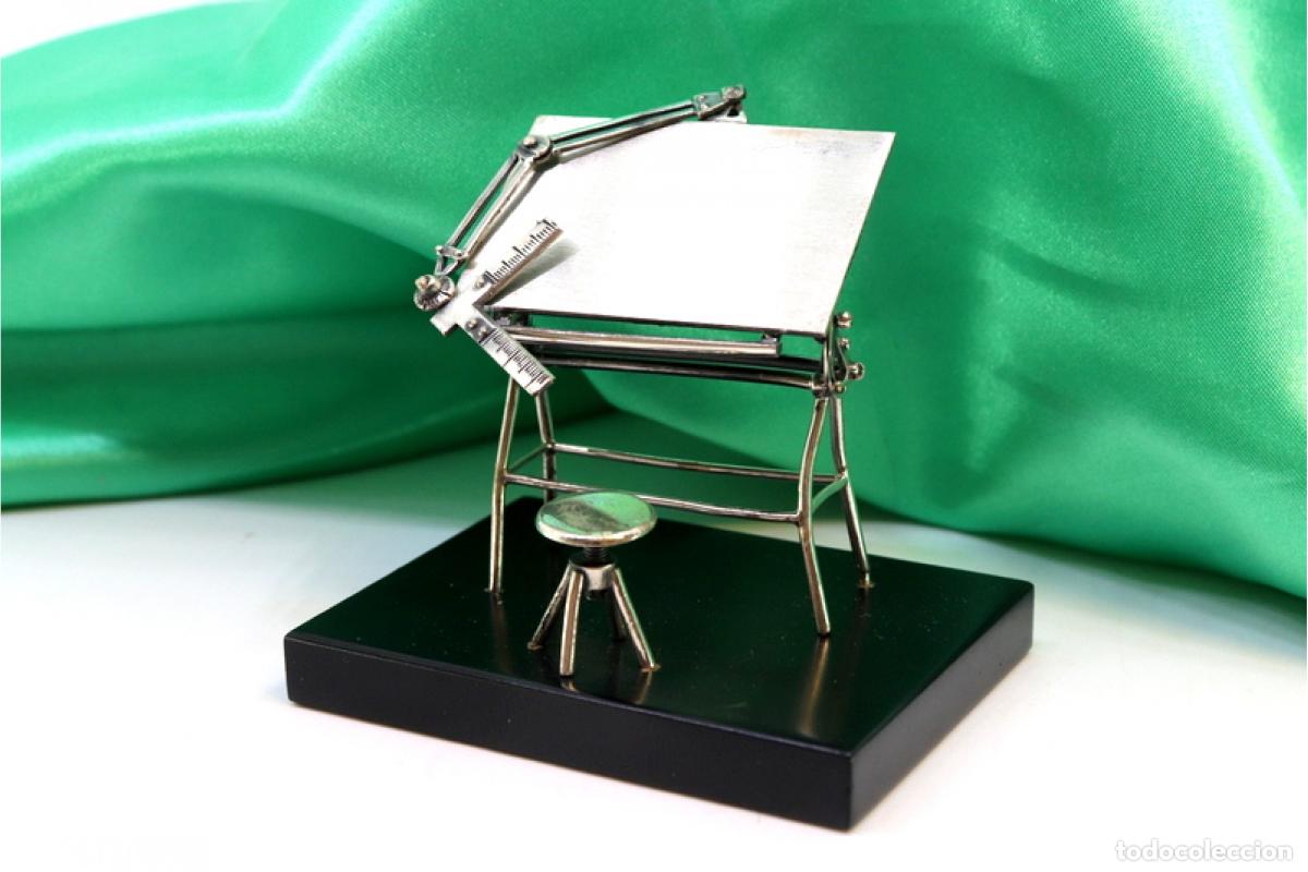 Antig&uuml;edades: Mesa de dibujo profesional, en color plata. - Foto 5