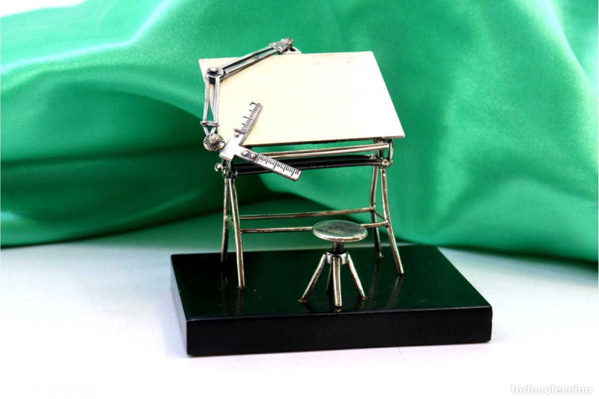 Oggetti Antichi: Mesa de dibujo profesional, en color plata.