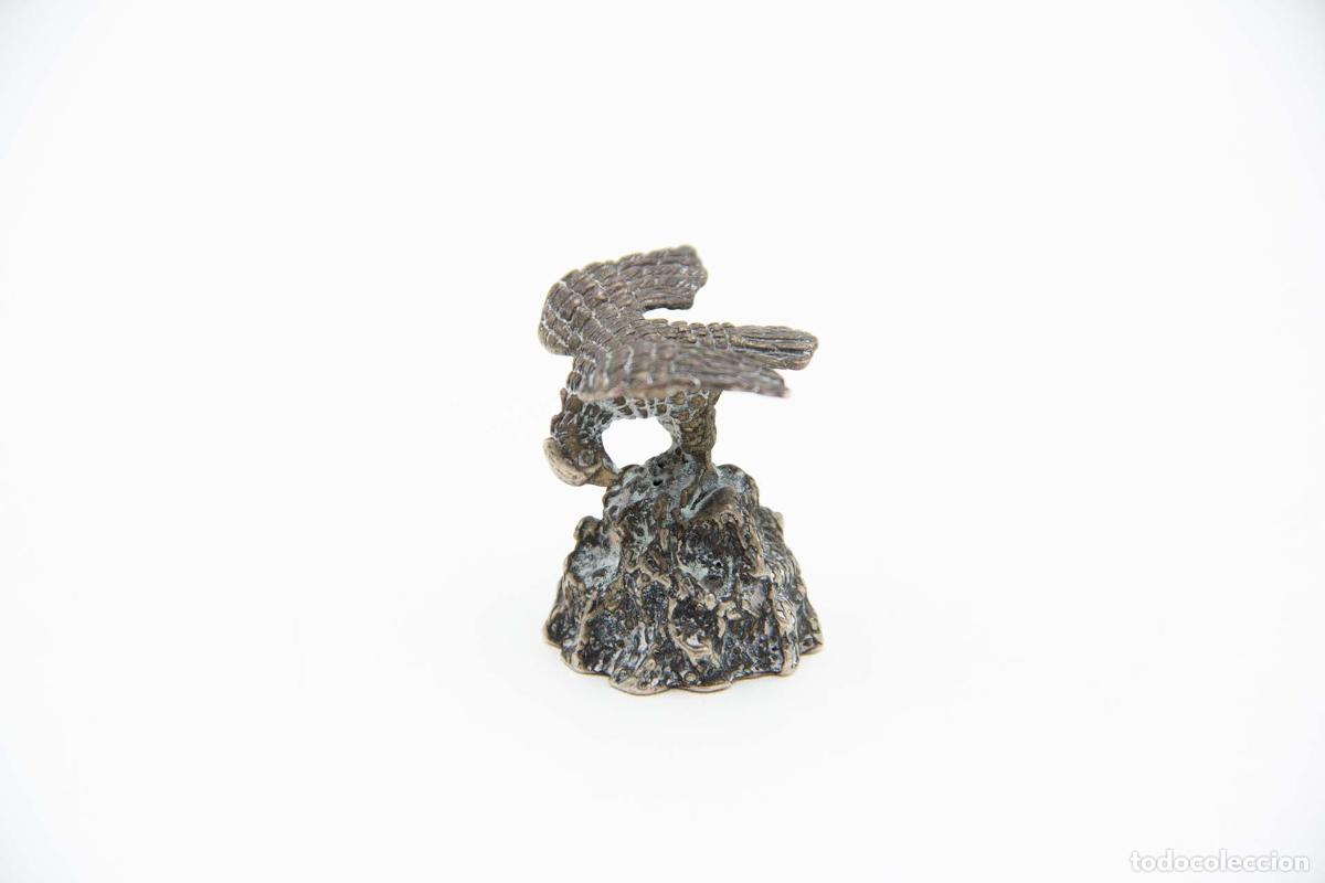 Antig&uuml;edades: &Aacute;guila de plata