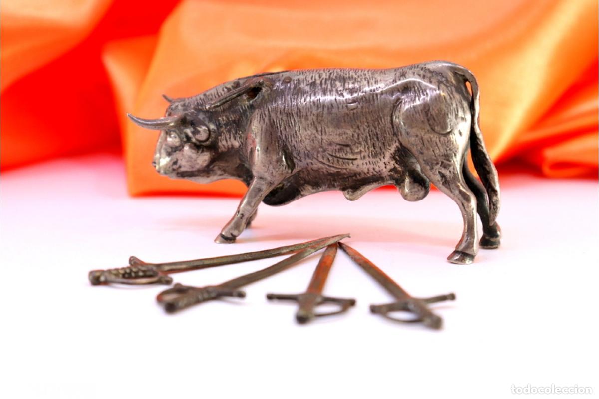 Antig&uuml;edades: Toro de plata - Foto 2
