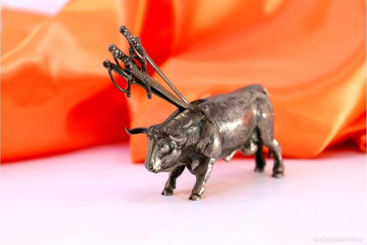 Antig&uuml;edades: Toro de plata - Foto 1