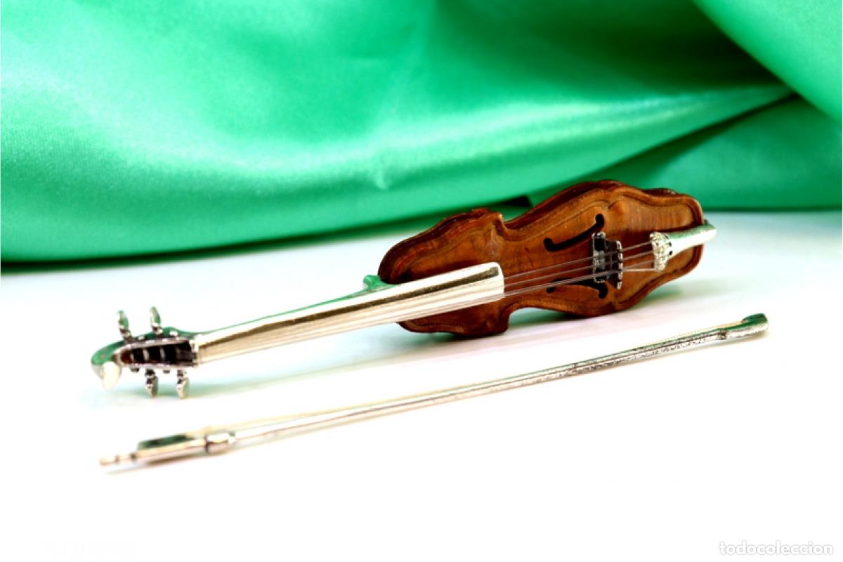 Antig&uuml;edades: Violonchelo en plata