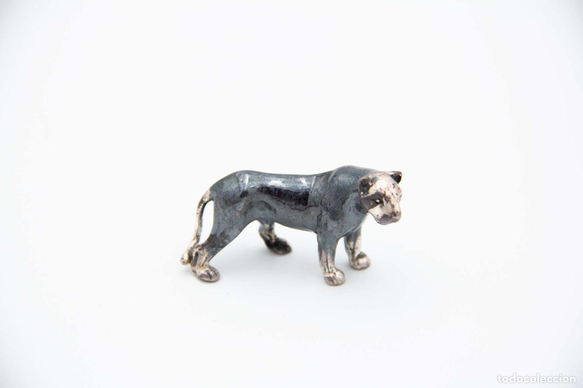 Antig&uuml;edades: leona de plata - Foto 1