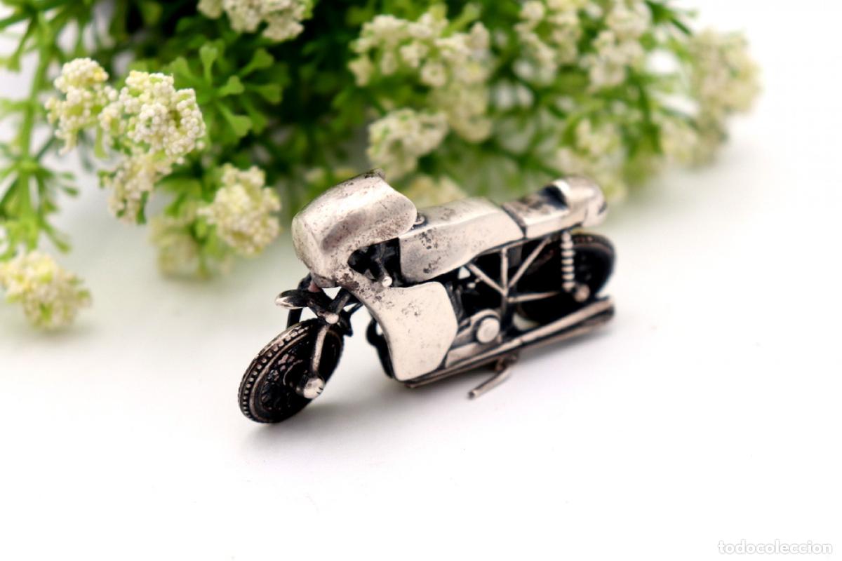 Antig&uuml;edades: Motocicleta articulada de plata - Foto 2