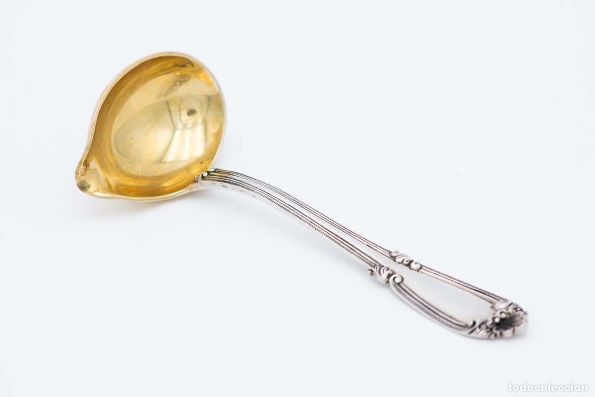 Antig&uuml;edades: cuchara de salsa de plata - Foto 1