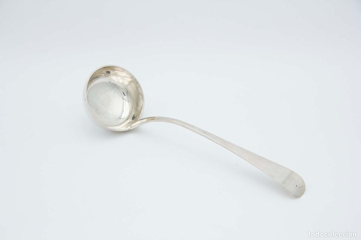 Antig&uuml;edades: Cuchara de sopa de plata - Foto 1