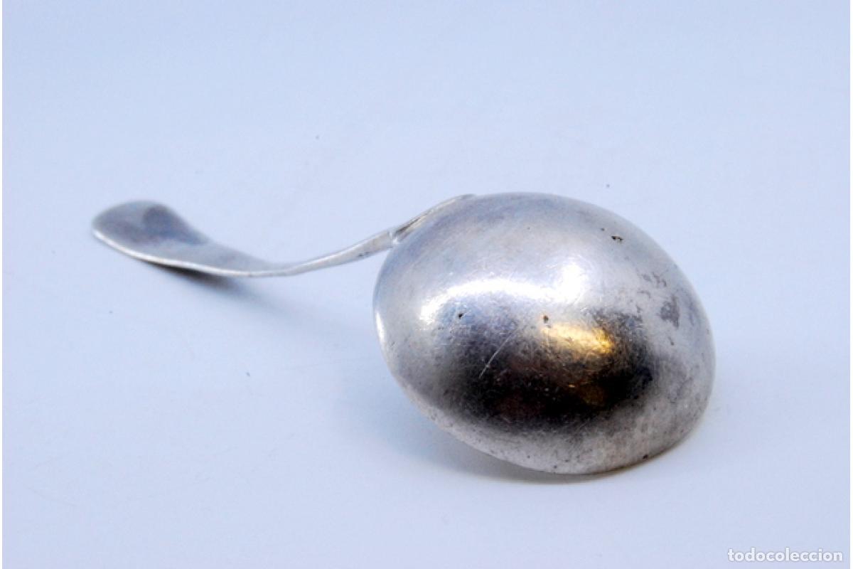 Antig&uuml;edades: cuchara de az&uacute;car de plata - Foto 4