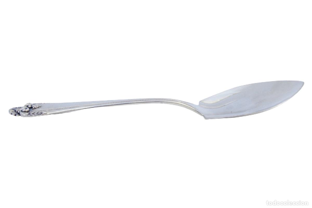 Antiques: cuchara de plata para verduras